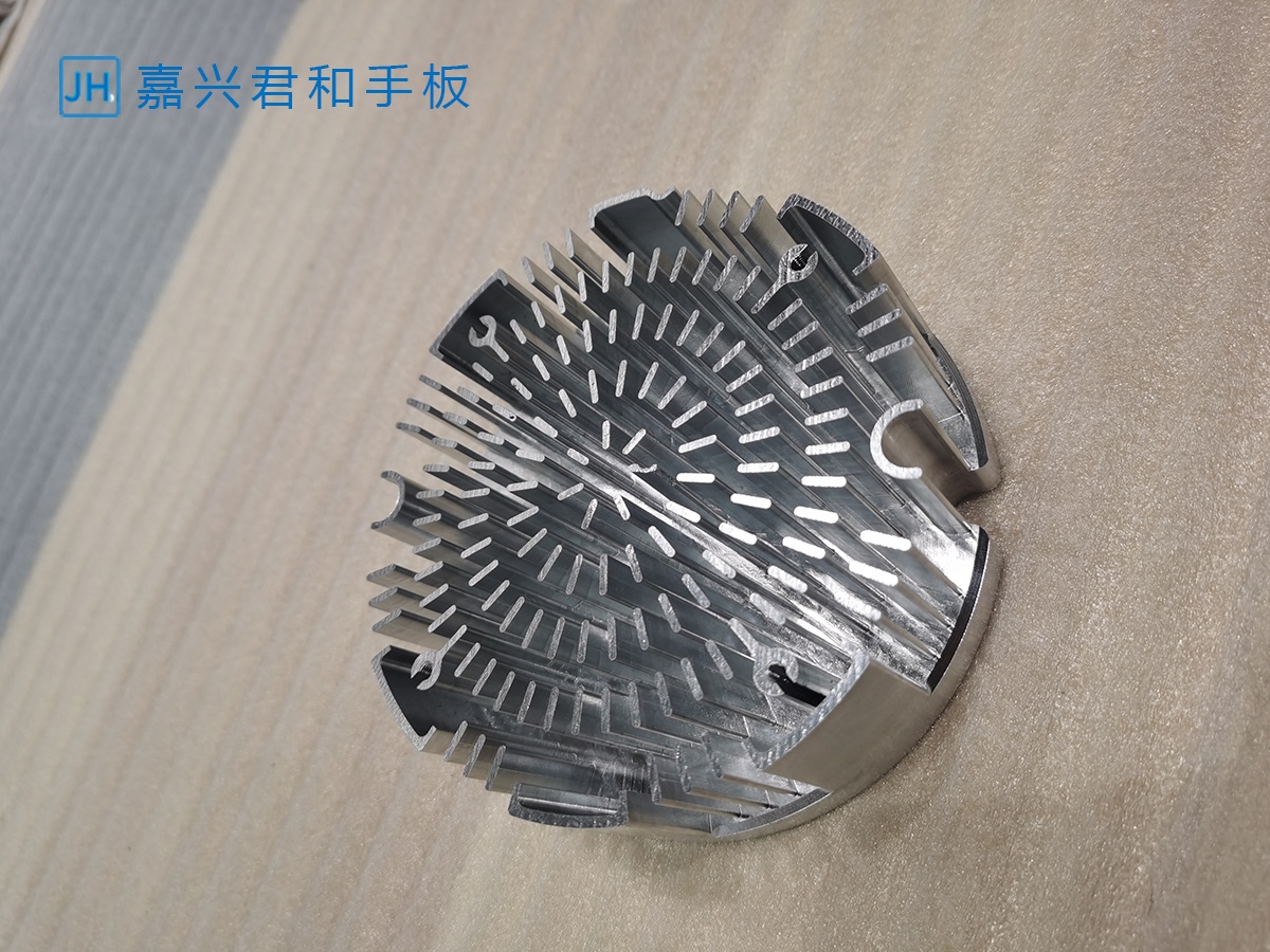 鋁合金散熱器加工